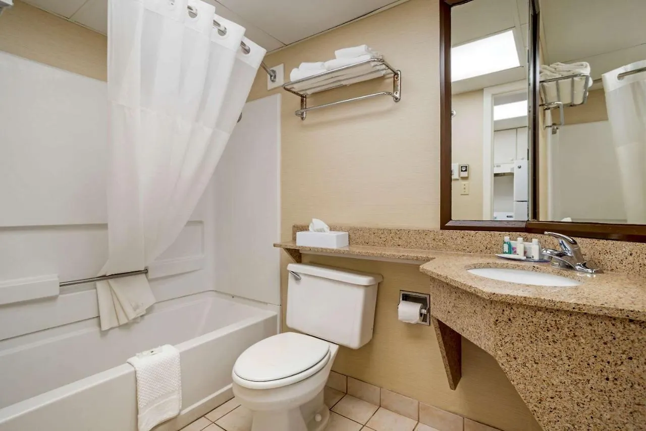 Quality Inn & Suites Oceanblock Ocean Stadt 2*,