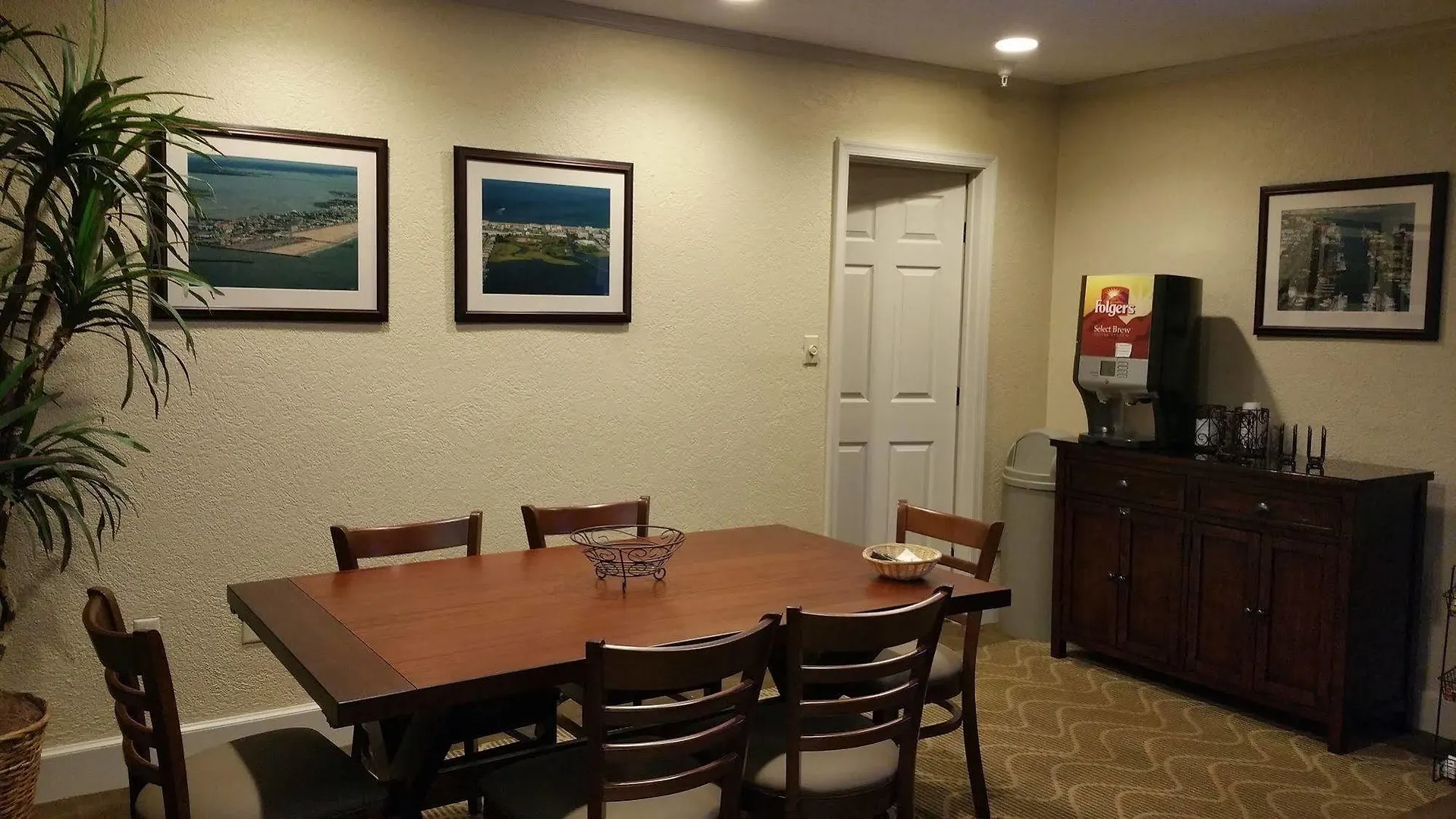 Quality Inn & Suites Oceanblock Ocean Stadt Hotel
